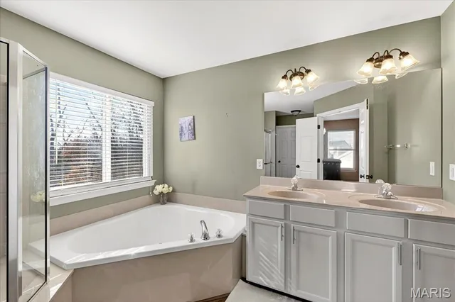 $420,000 | 916 Mountain Brook Court, O'Fallon, MO 63366