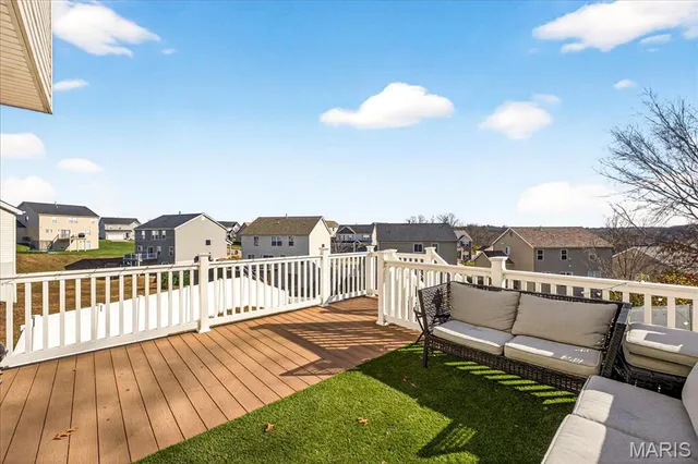 $415,000 | 916 Mountain Brook Court, O'Fallon, MO 63366