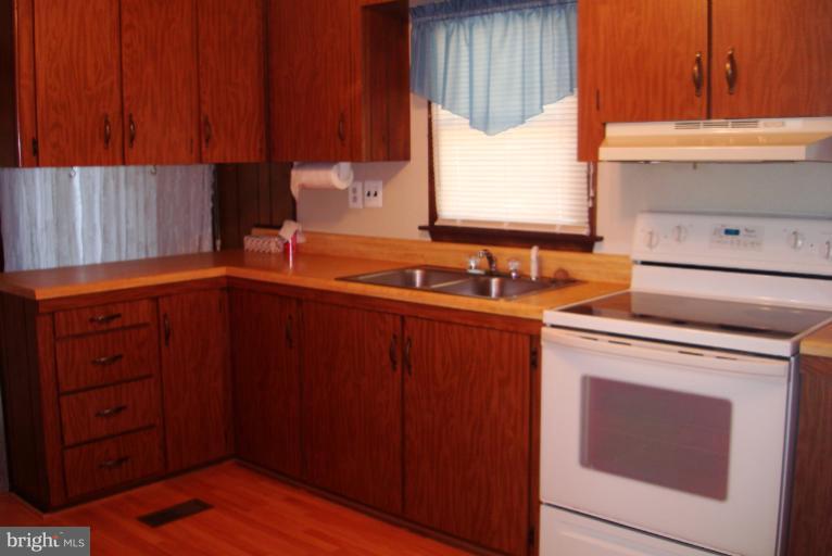 26835 Three Notch Road Mechanicsville, MD 20659 - Photo 6 of 14 Kitchen
