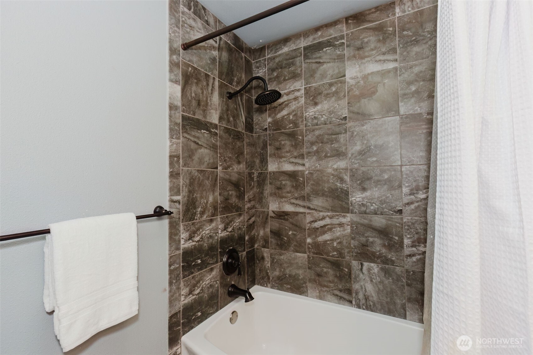 1820 Northeast Rustic Lane Bremerton, WA 98310 - Photo 21 of 34 Gallery Image 21