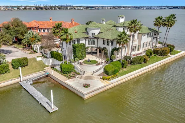 $5,900,000 | 14 Waterford Lane, League City, TX 77565