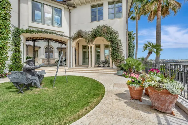 $5,900,000 | 14 Waterford Lane, League City, TX 77565