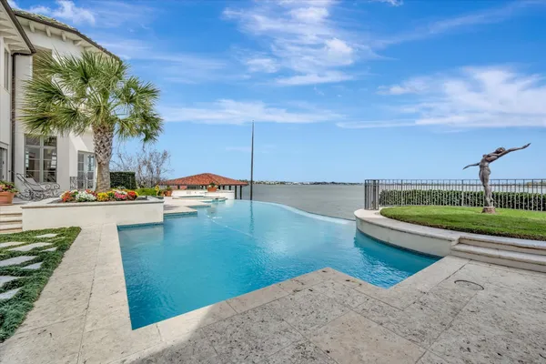 $5,900,000 | 14 Waterford Lane, League City, TX 77565