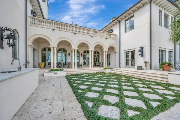 $5,900,000 | 14 Waterford Lane, League City, TX 77565