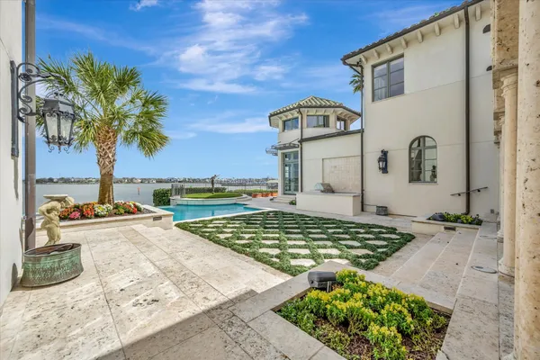 $5,900,000 | 14 Waterford Lane, League City, TX 77565