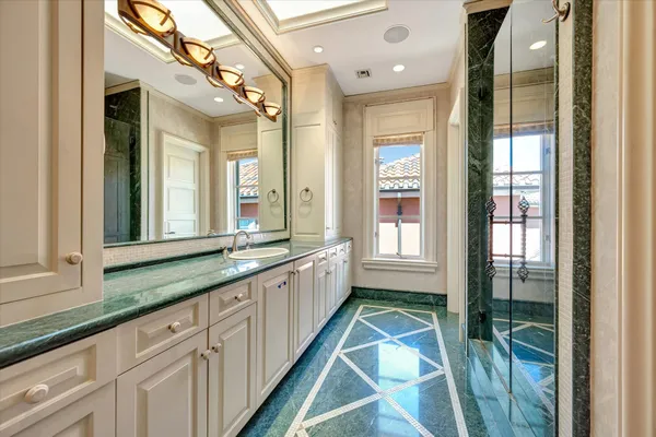 $5,900,000 | 14 Waterford Lane, League City, TX 77565