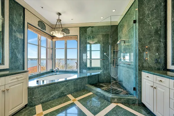 $5,900,000 | 14 Waterford Lane, League City, TX 77565