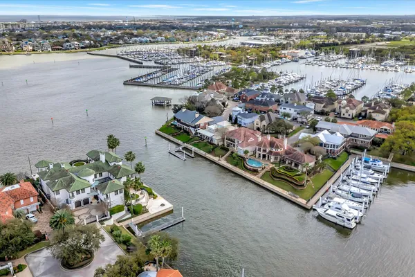 $5,900,000 | 14 Waterford Lane, League City, TX 77565