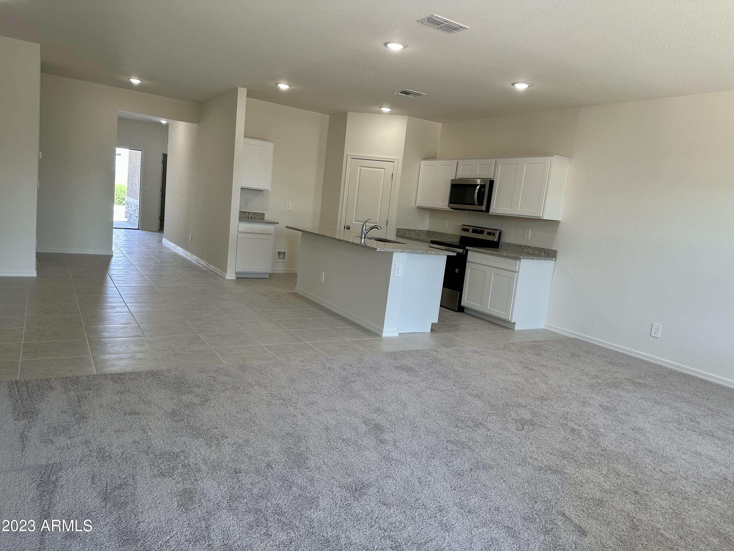 25408 Atlas Road Florence, AZ 85132 - Photo 2 of 11 IMG_2086