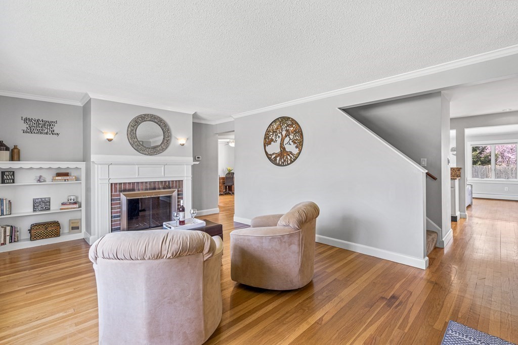 23 Dustin Road Reading, MA 01867 - Photo 12 of 38