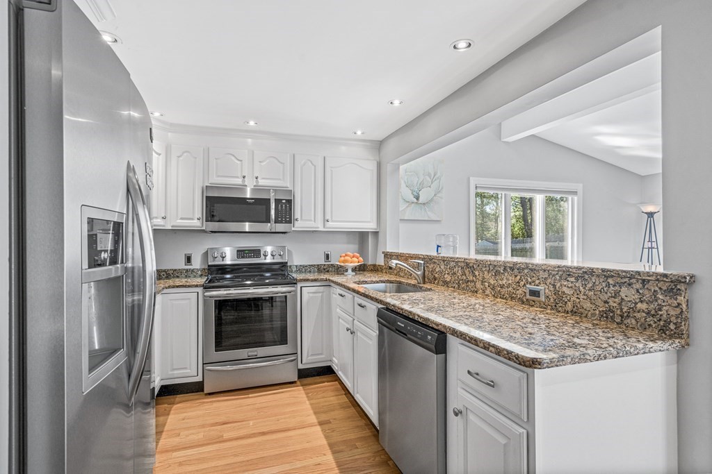 23 Dustin Road Reading, MA 01867 - Photo 15 of 38