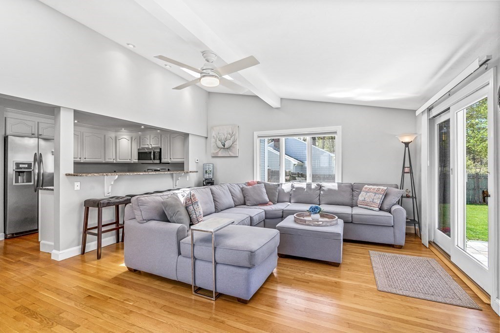 23 Dustin Road Reading, MA 01867 - Photo 19 of 38