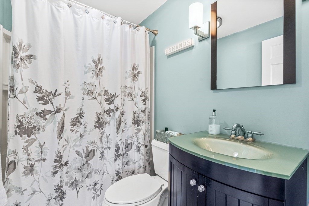 23 Dustin Road Reading, MA 01867 - Photo 24 of 38