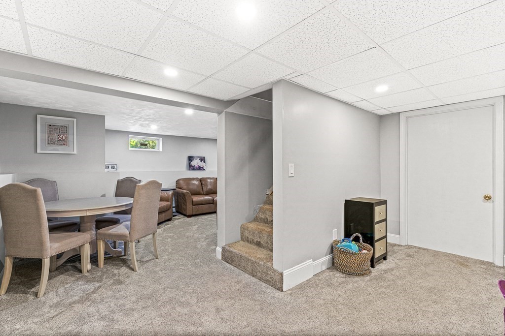 23 Dustin Road Reading, MA 01867 - Photo 32 of 38
