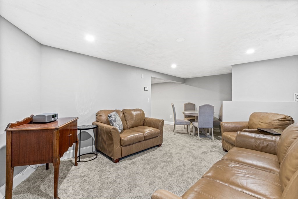 23 Dustin Road Reading, MA 01867 - Photo 34 of 38