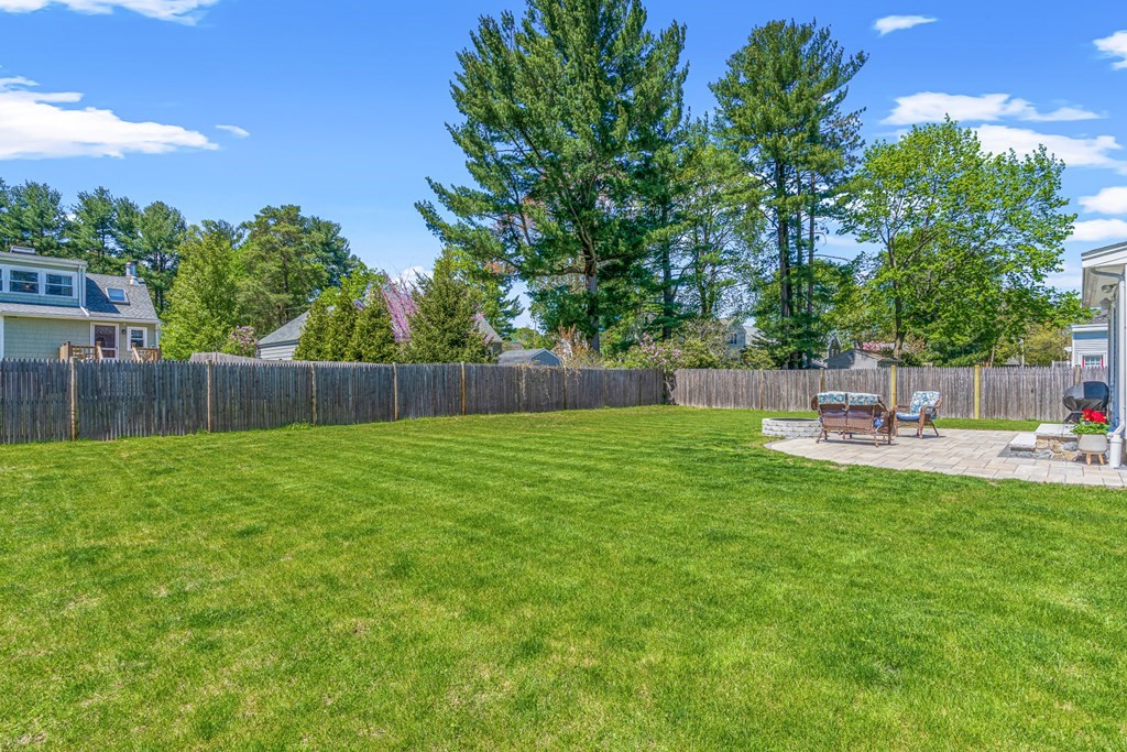 23 Dustin Road Reading, MA 01867 - Photo 8 of 38