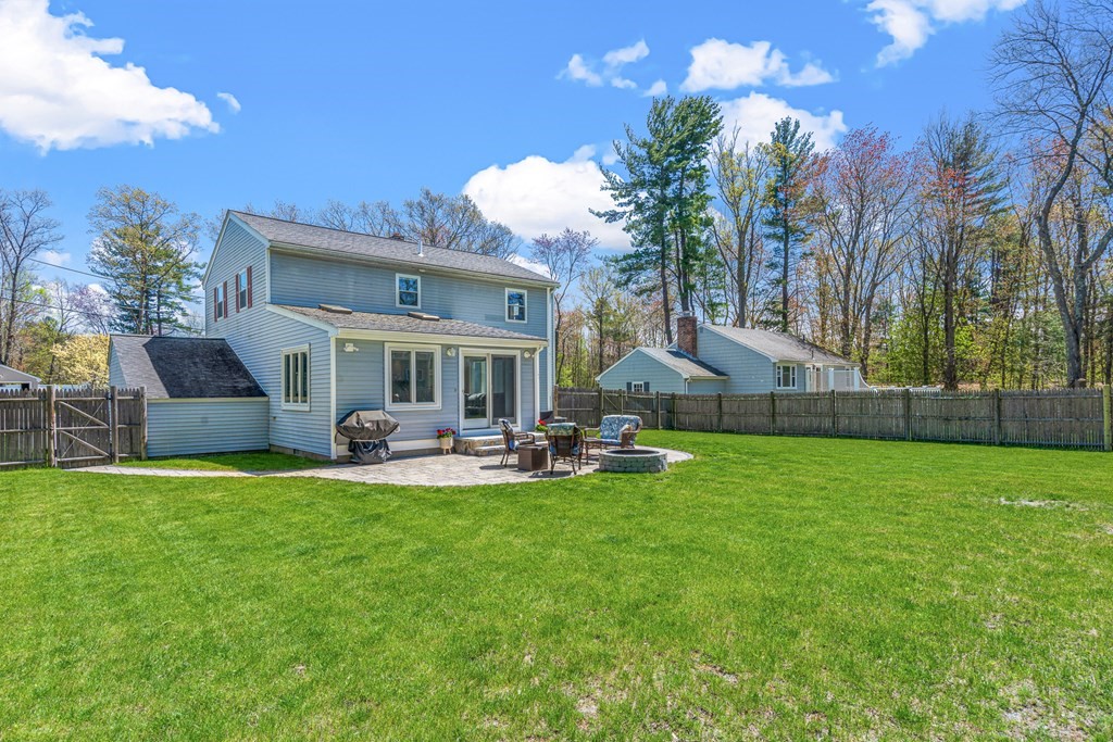 23 Dustin Road Reading, MA 01867 - Photo 9 of 38