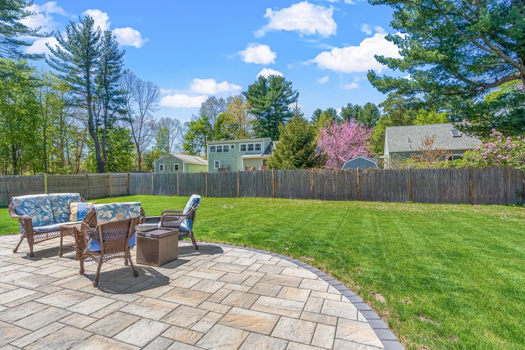 23 Dustin Road Reading, MA 01867 - Photo 10 of 38