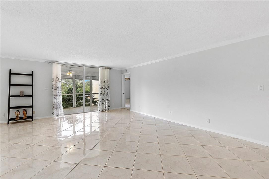 6100 Northwest 2nd Avenue, Unit 321 Boca Raton, FL 33487 - Photo 5 of 27 a view of an empty room with a window