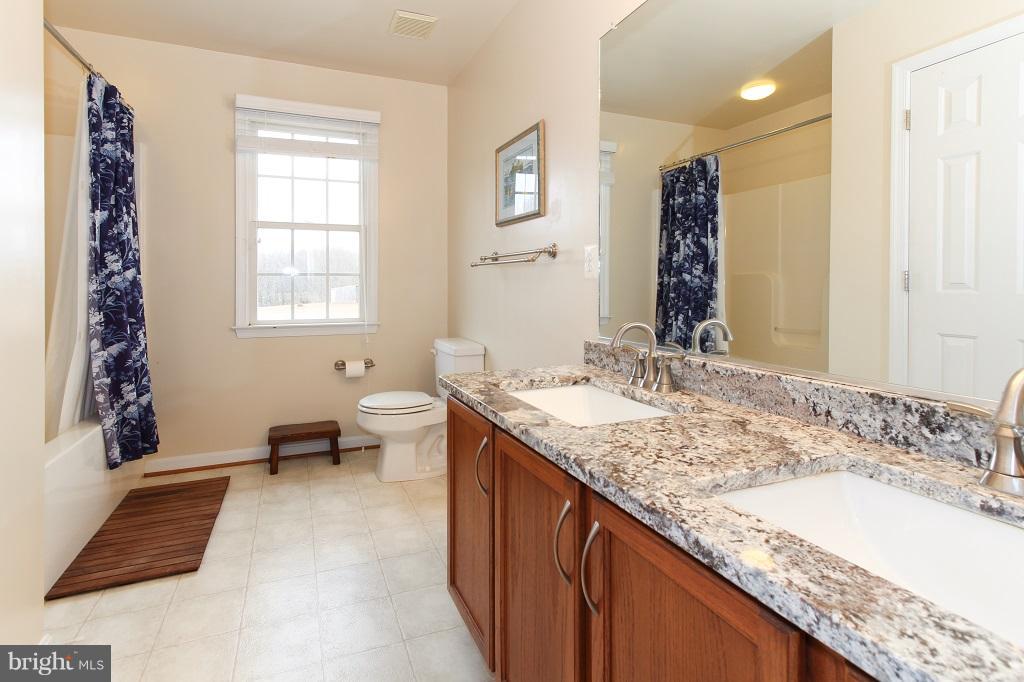 5661 Balls Mill Road Midland, VA 22728 - Photo 21 of 30 Upper level hall bath