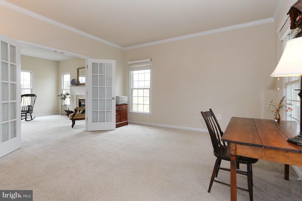 5661 Balls Mill Road Midland, VA 22728 - Photo 4 of 30 Living Room