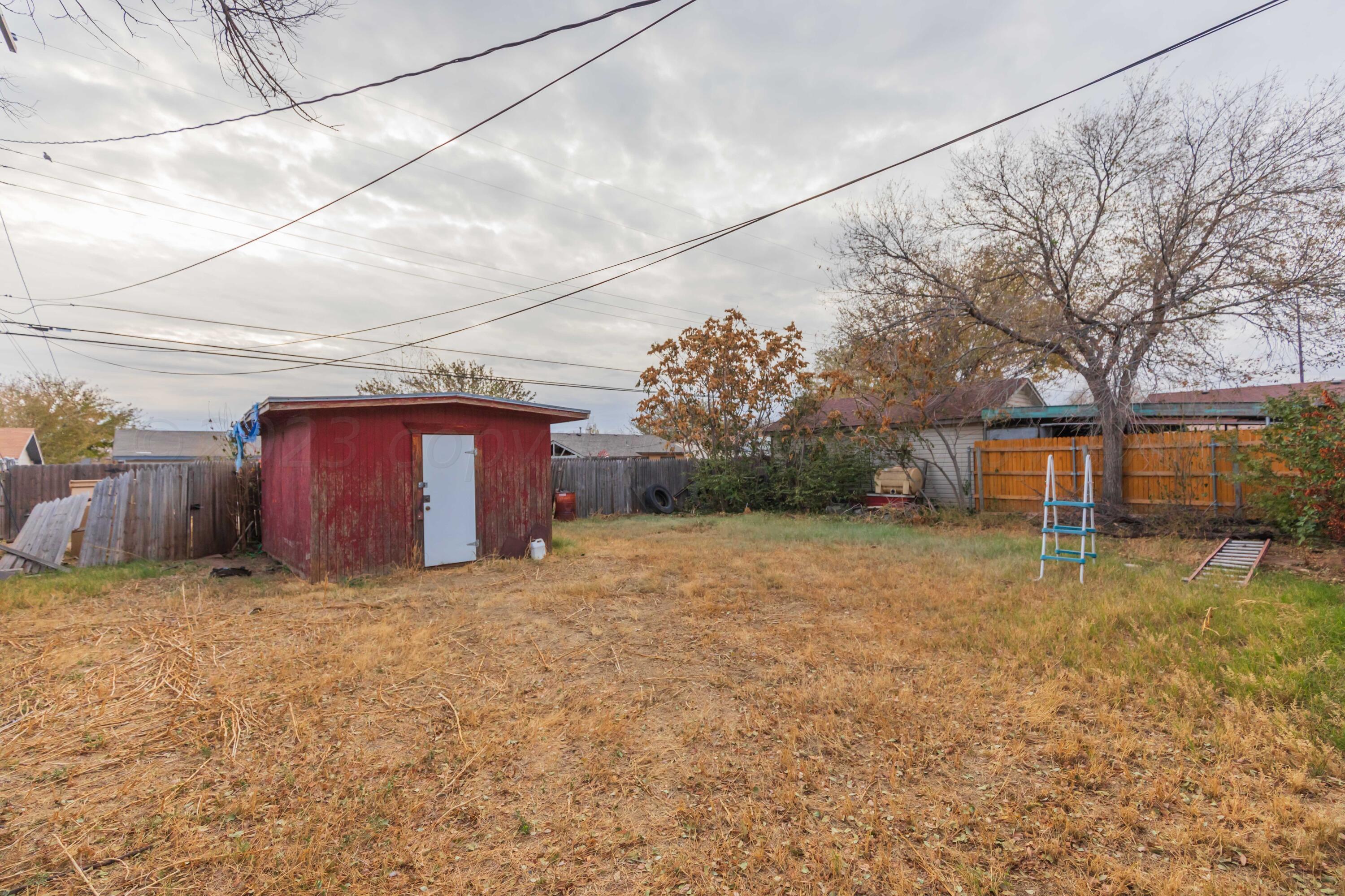 5127 Bowie Street Amarillo, TX 79110 - Photo 26 of 28 BACKYARD VIEW 1