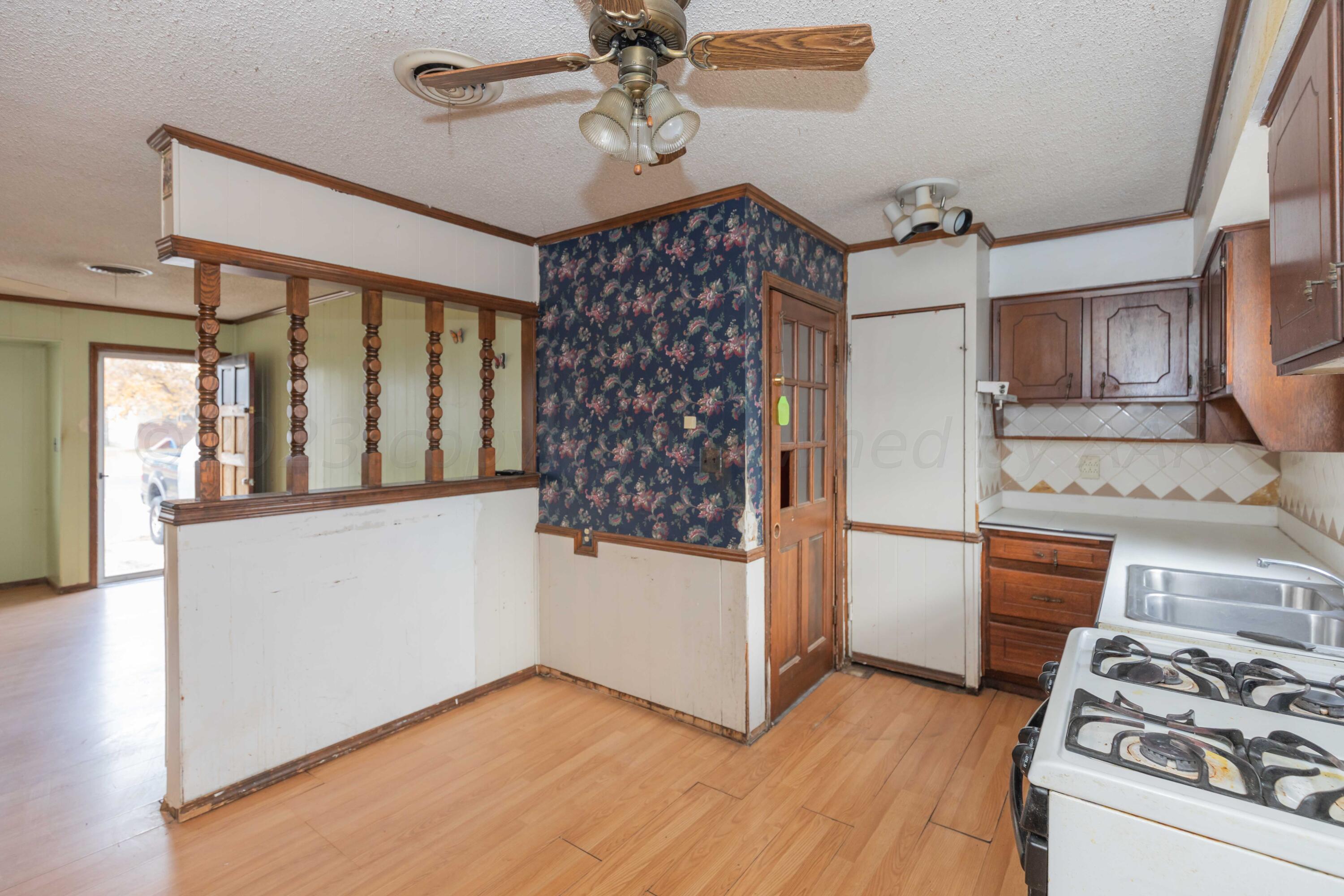 5127 Bowie Street Amarillo, TX 79110 - Photo 8 of 28 KITCHEN VIEW 3