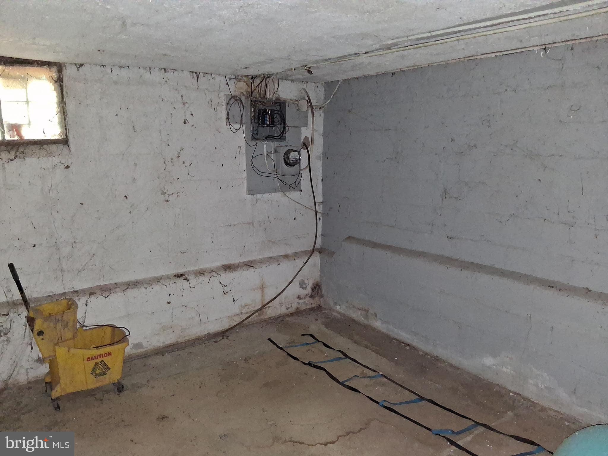 4035 Cedardale Road Baltimore, MD 21215 - Photo 35 of 40