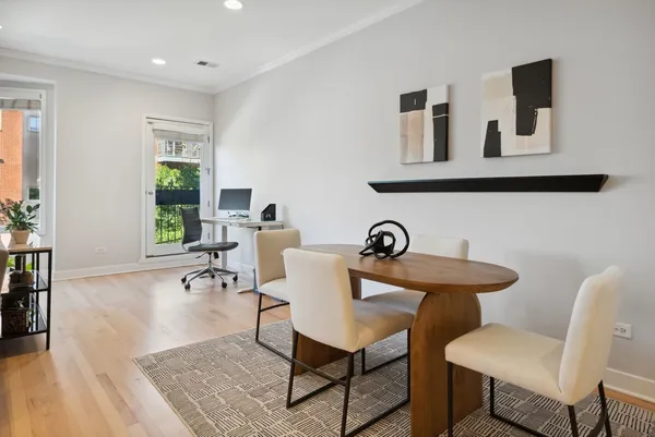 $3,700 | 821 West Superior Street, Unit 3, Chicago, IL 60642