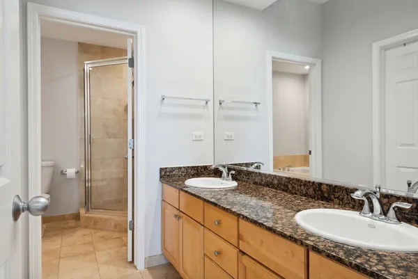 $3,700 | 821 West Superior Street, Unit 3, Chicago, IL 60642