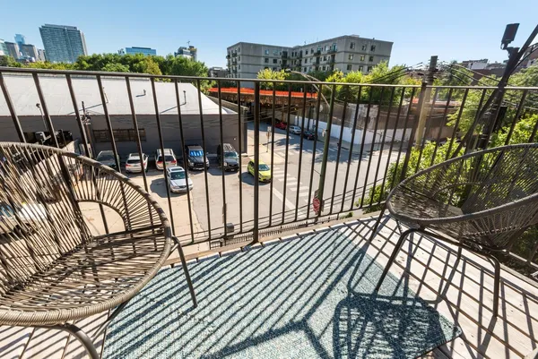 $3,700 | 821 West Superior Street, Unit 3, Chicago, IL 60642
