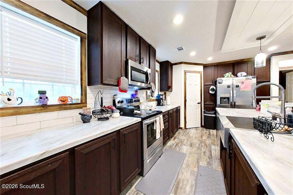 2101 Albert Gibson Road Hortense, GA 31543 - Photo 35 of 39 Kitchen