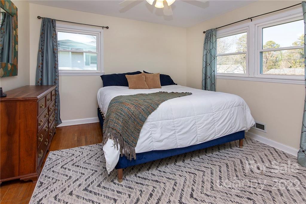 3124 Sunset Road Charlotte, NC 28216 - Photo 13 of 29 Gallery Image 13