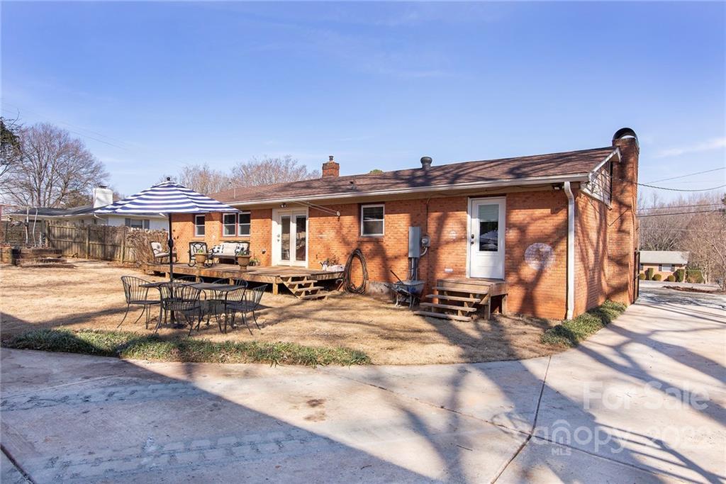 3124 Sunset Road Charlotte, NC 28216 - Photo 25 of 29 Gallery Image 25