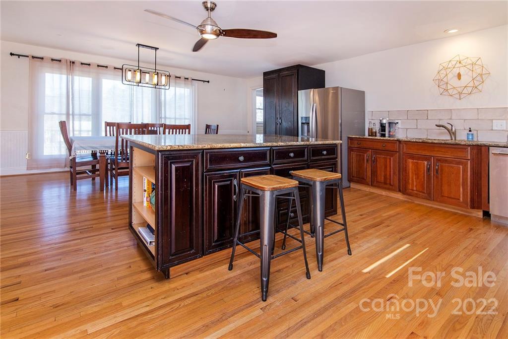 3124 Sunset Road Charlotte, NC 28216 - Photo 9 of 29 Gallery Image 9
