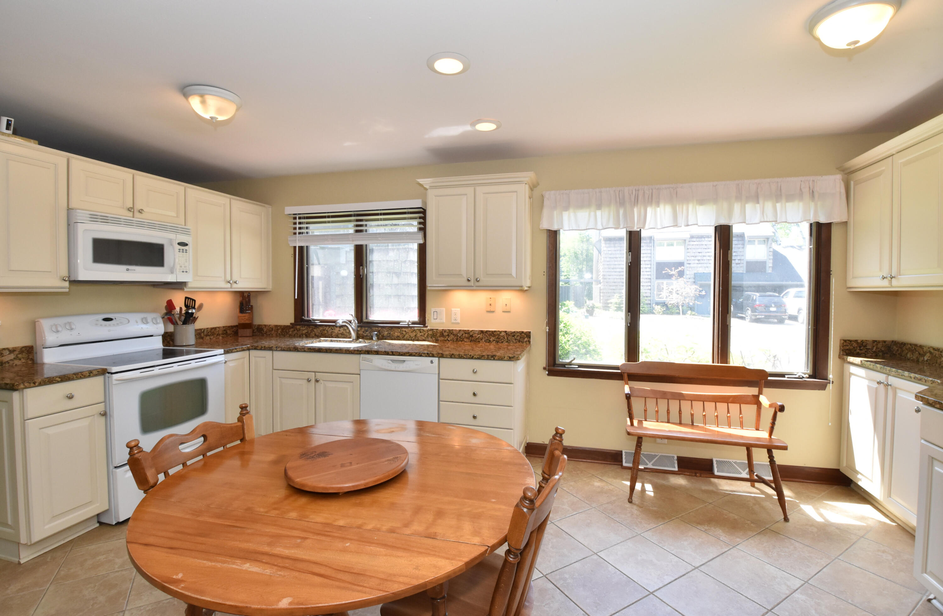 104 Woodfield Court Wind Point, WI 53402 - Photo 11 of 42 Kitchen