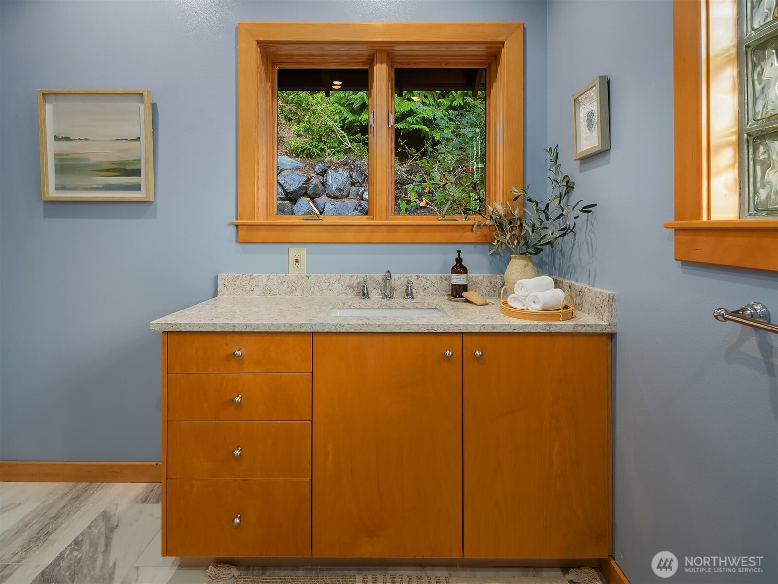 1002 Chuckanut Drive Bellingham, WA 98229 - Photo 17 of 40 a room with a window