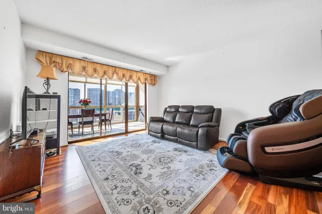 $395,000 | 19360 Magnolia Grove Square, Unit 412, Leesburg, VA 20176