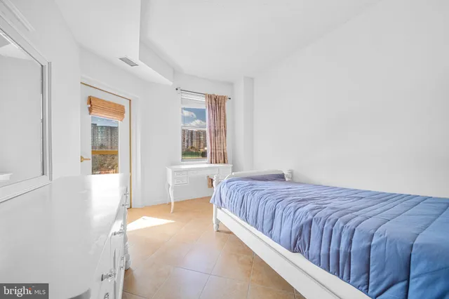 $395,000 | 19360 Magnolia Grove Square, Unit 412, Leesburg, VA 20176