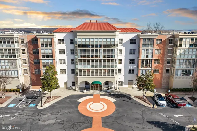 $395,000 | 19360 Magnolia Grove Square, Unit 412, Leesburg, VA 20176