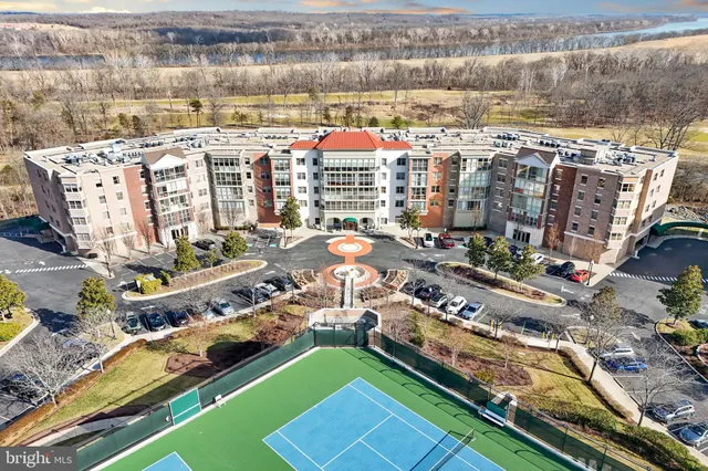 $395,000 | 19360 Magnolia Grove Square, Unit 412, Leesburg, VA 20176