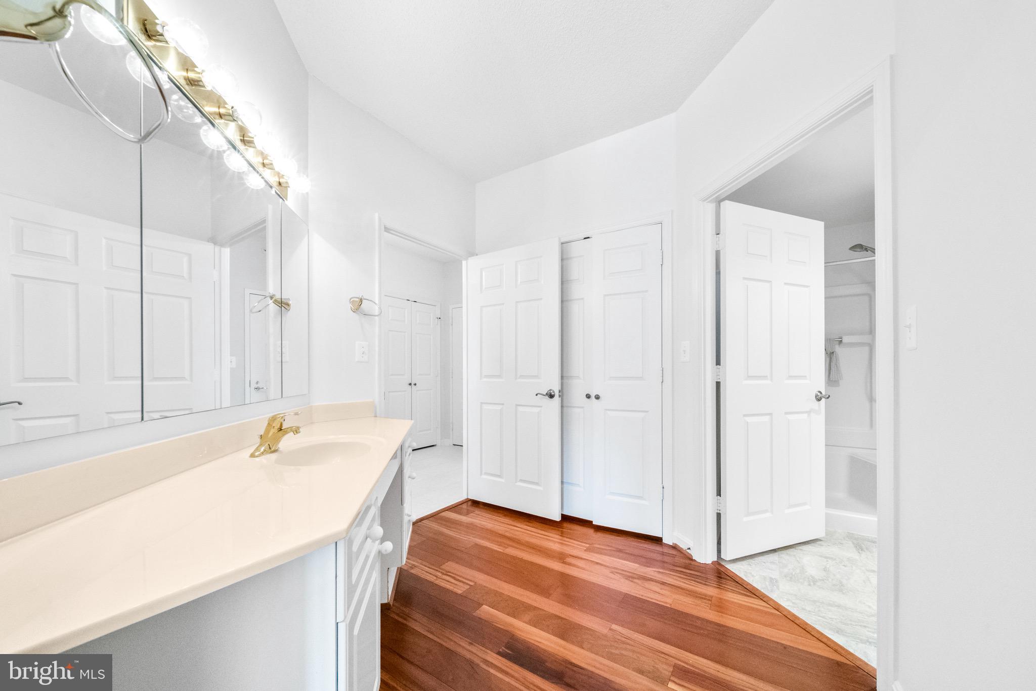 19360 Magnolia Grove Square, Unit 412 Leesburg, VA 20176 - Photo 3 of 28 Primary Suite Entrance off Hallway