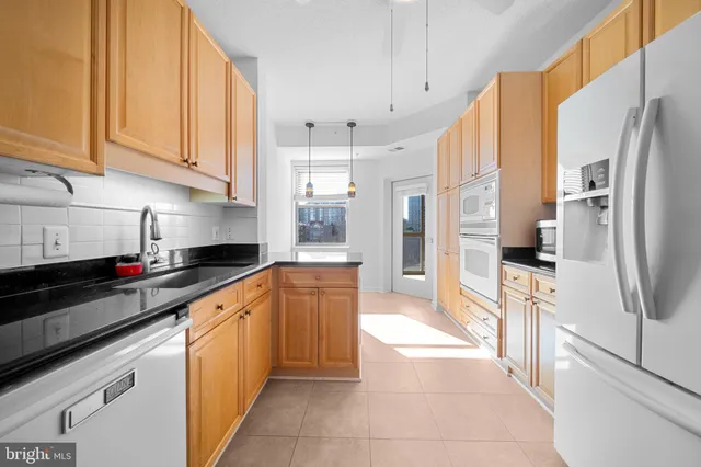 $395,000 | 19360 Magnolia Grove Square, Unit 412, Leesburg, VA 20176