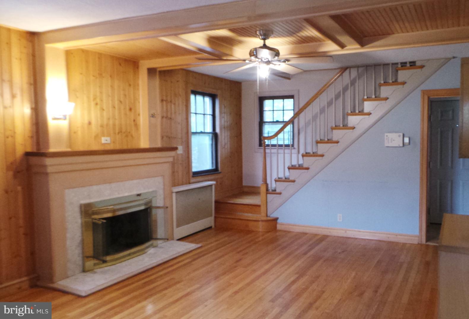 6210 Tramore Road Baltimore, MD 21214 - Photo 4 of 11 Living Room