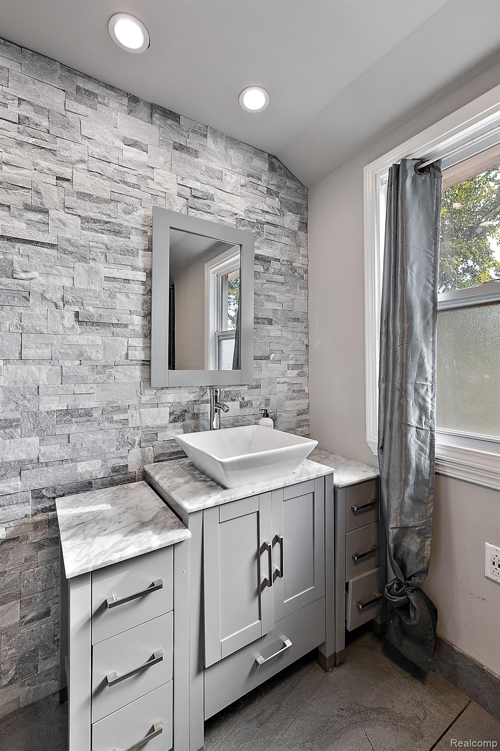 10706 Nottingham Road Detroit, MI 48224 - Photo 40 of 48 Gallery Image 40