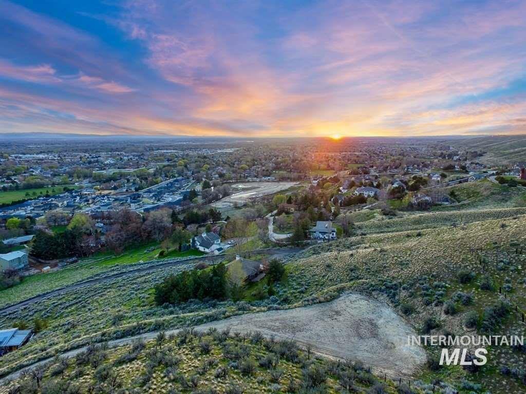 5912 West Hill Road Boise, ID 83703 - Photo 2 of 12