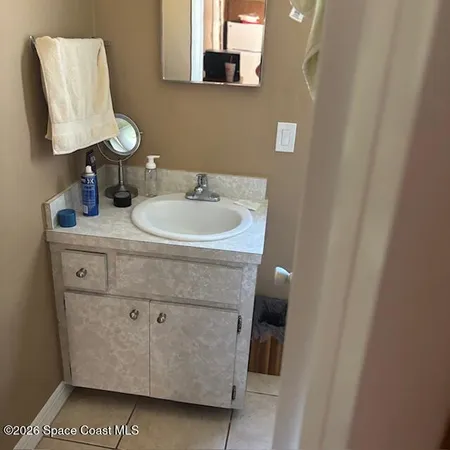 $2,200 | 108 E Avenue, Melbourne, FL 32901