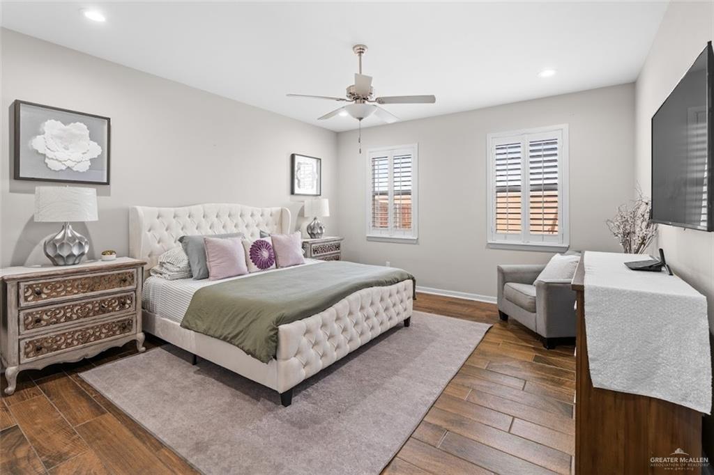 5508 River Road McAllen, TX 78504 - Photo 10 of 21 Spacious bedroom with lots of natural light. Wood finished floors.