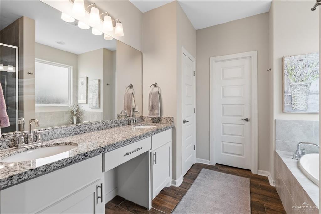 5508 River Road McAllen, TX 78504 - Photo 11 of 21 Spacious Master bedroom with double vanity