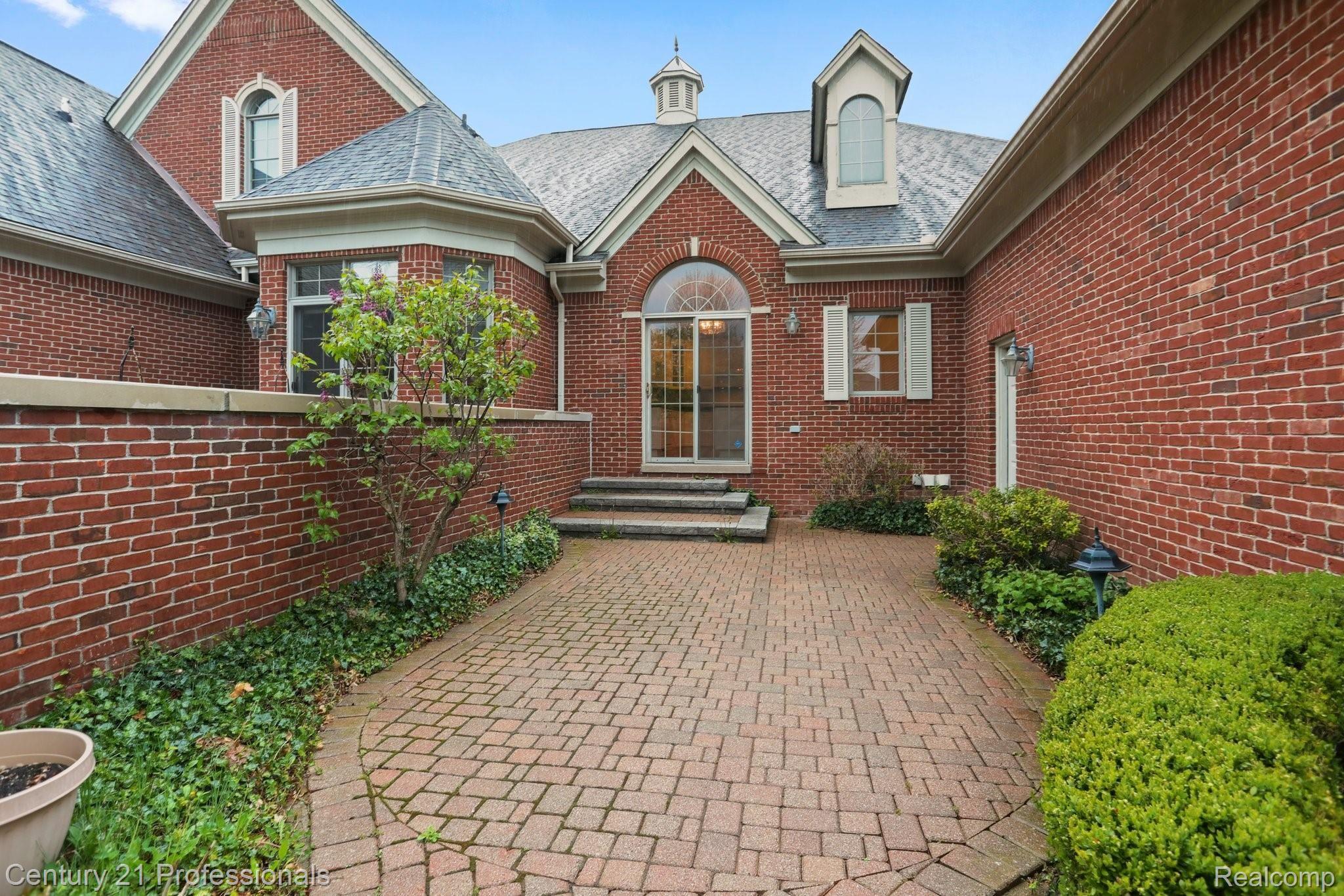2884 Birnam Court Rochester, MI 48306 - Photo 9 of 37 2884 Birnam ct Oakland twp- 19.jpg